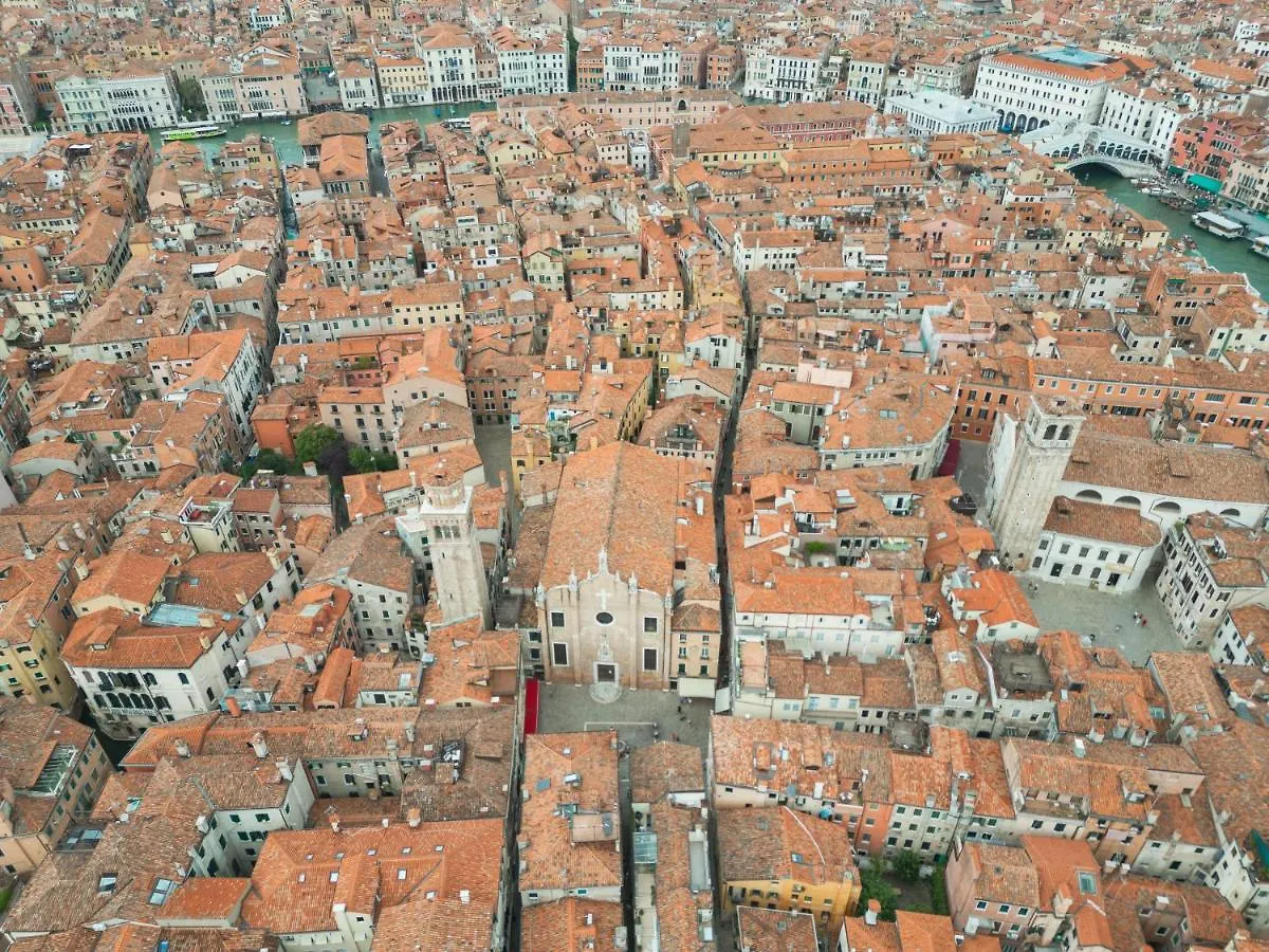 Sant'Aponal Cozy Apartment With Balcony R&R Venice